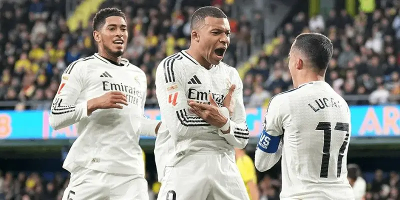 Real Madrid triển khai lối chơi phản công nhanh đầy hiệu quả tại bóng đá Cúp C1