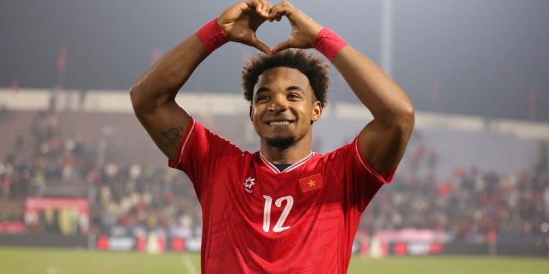 Khán giả luôn dõi theo từng đường bóng của Nguyễn Xuân Son