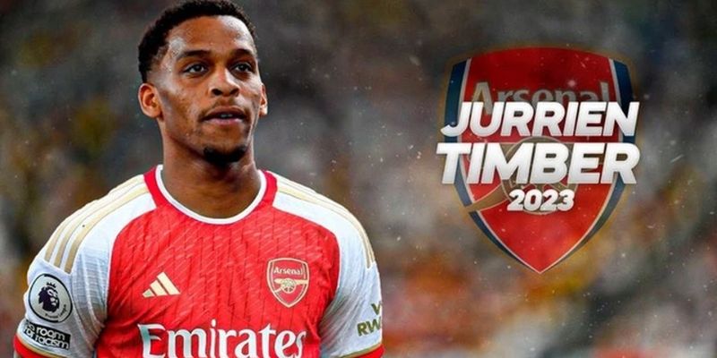Jurrien Timber trong màu áo Ajax Amsterdam