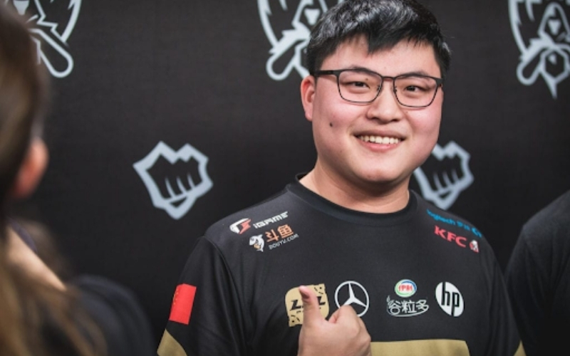 Bí mật đằng sau những hành động lặp đi lặp lại của s1mple