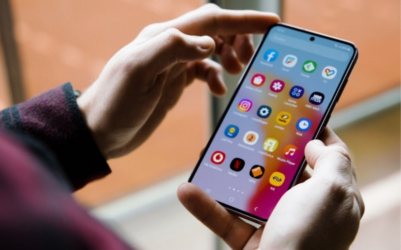 Cách cài đặt ứng dụng trên điện thoại Android và iOS