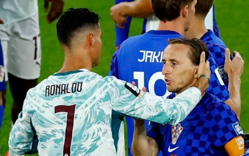 Khi những giọt nước mắt lăn dài xóa nhòa khoảng cách quốc gia