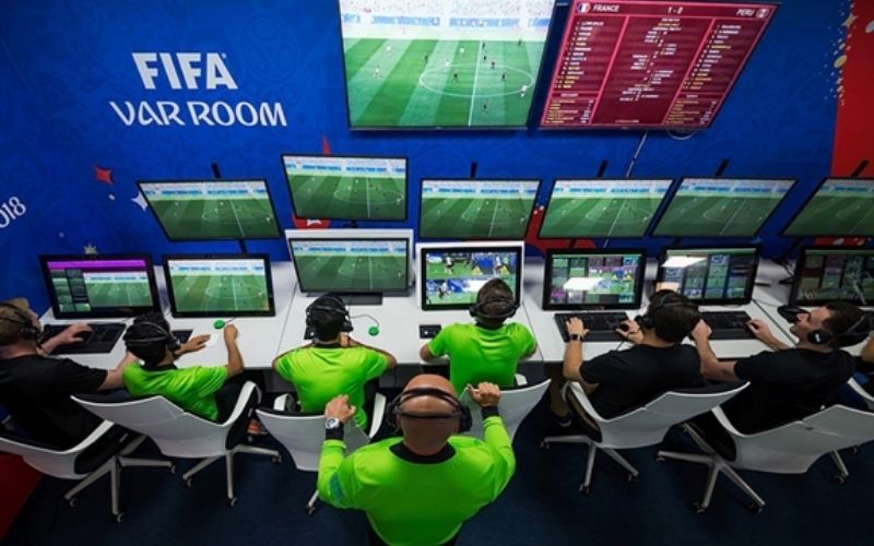 Sự tiến hóa của công nghệ VAR tại World Cup 2026