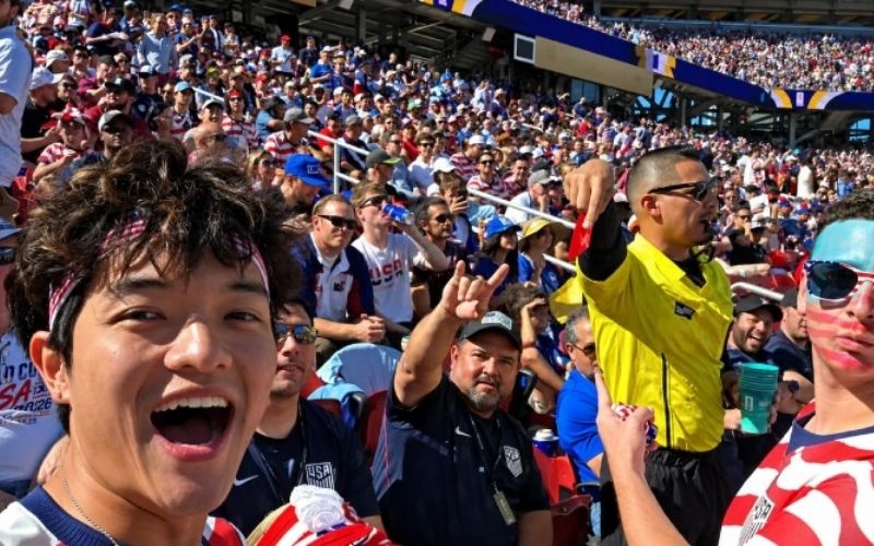 Theo dõi trực tiếp sự cổ vũ nhiệt tình của fan hâm mộ trên khán đài World Cup 2026